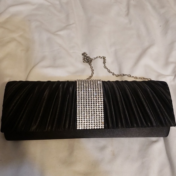 Clutch - Picture 1 of 8